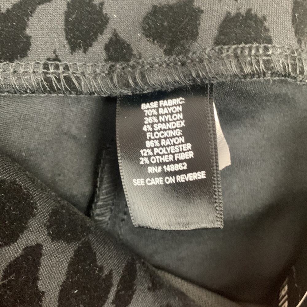 Torrid size 1 1x 14 16 pixie pant black leopard new casual ankle work velour - Picture 6 of 8